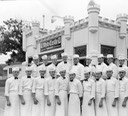 05-White Castle and employees 1936, nickel hamburgers